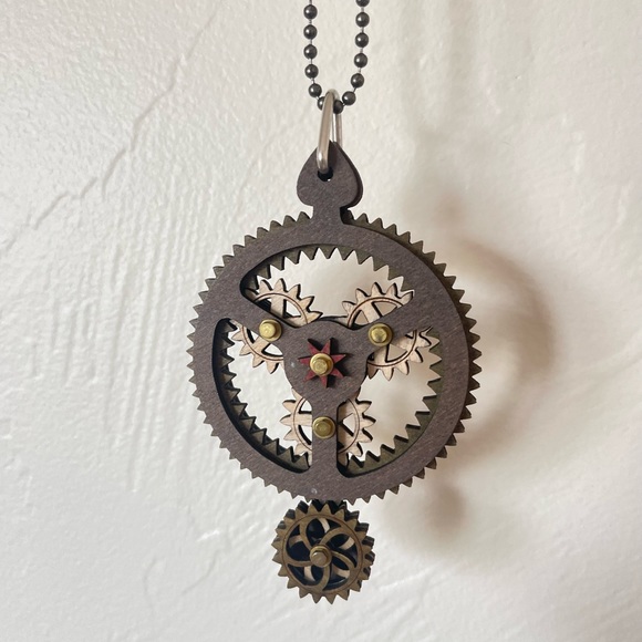 Steampunk Wooden Kinetic Planetary Gear Necklace - Picture 3 of 5